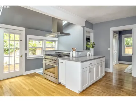 8929 N Mckenna Avenue Portland OR 97203