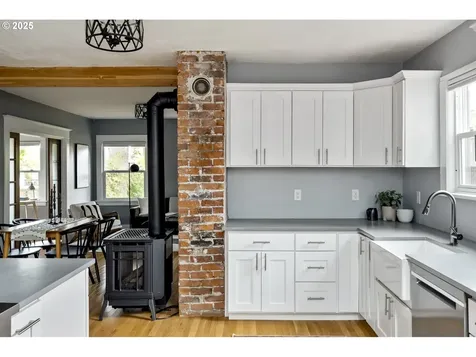 8929 N Mckenna Avenue Portland OR 97203