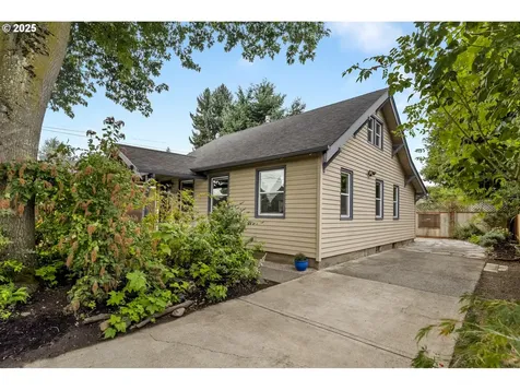 8929 N Mckenna Avenue Portland OR 97203