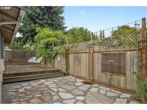 8929 N Mckenna Avenue Portland OR 97203