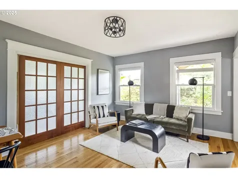 8929 N Mckenna Avenue Portland OR 97203