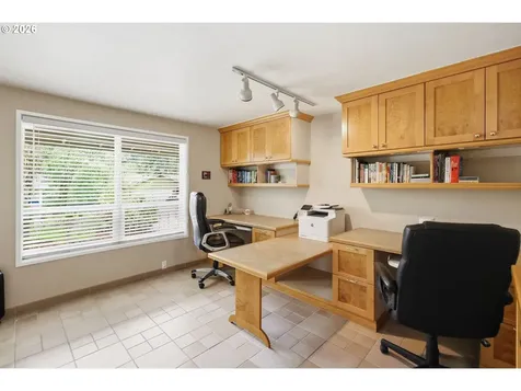 4032 Normandy Way Eugene OR 97405