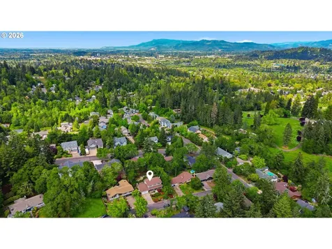 4032 Normandy Way Eugene OR 97405