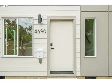 4690 N Congress Avenue Portland OR 97217