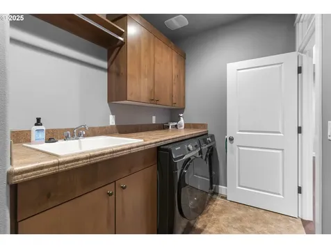 3023 NW Spencer Street Portland OR 97229