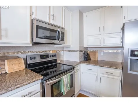 9025 NE Fremont Street Portland OR 97220