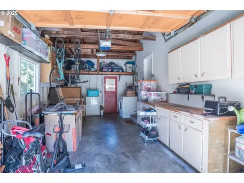 9025 NE Fremont Street Portland OR 97220