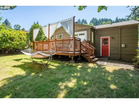 9025 NE Fremont Street Portland OR 97220