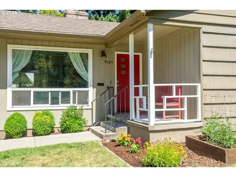 9025 NE Fremont Street Portland OR 97220