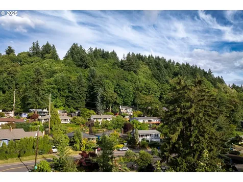 9025 NE Fremont Street Portland OR 97220
