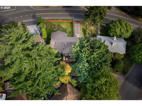9025 NE Fremont Street Portland OR 97220