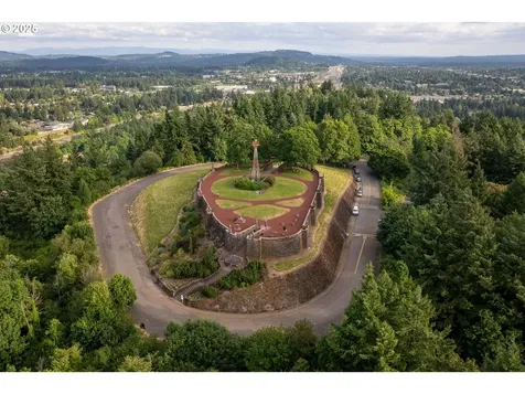 9025 NE Fremont Street Portland OR 97220