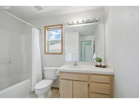 3728 NE 156th Avenue Portland OR 97230