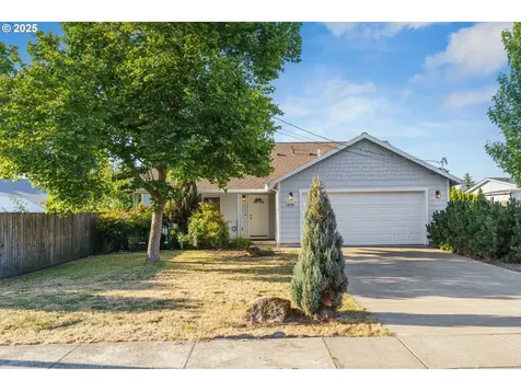 1230 W Fairview Drive Springfield OR 97477