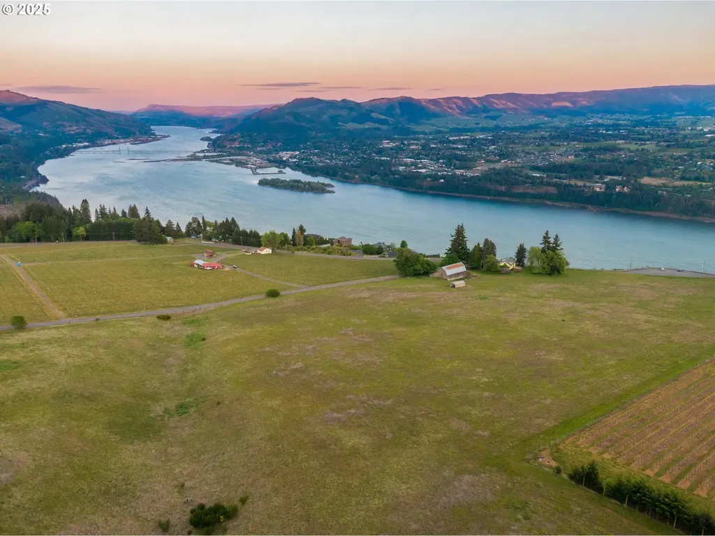 11 Wess Road Underwood WA 98651
