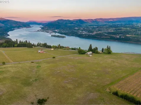 11 Wess Road Underwood WA 98651
