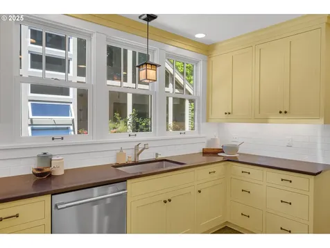 2603 NE 11th Avenue Portland OR 97212