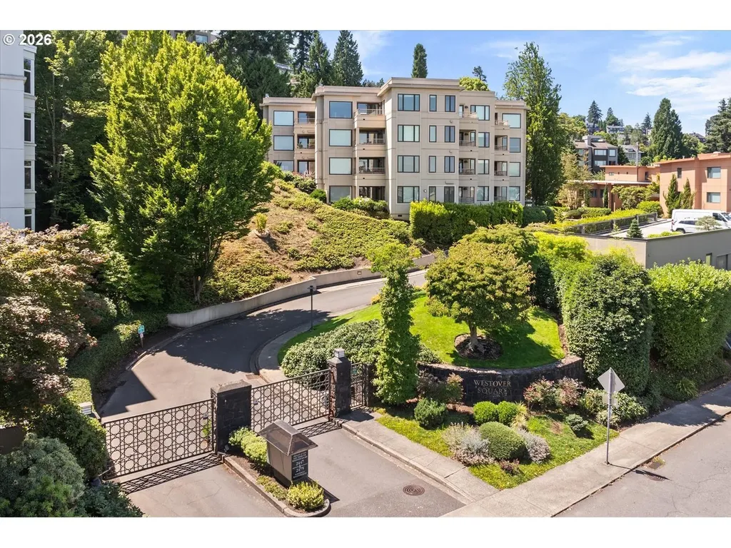 762 NW Westover Square Portland OR 97210