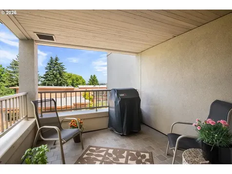 762 NW Westover Square Portland OR 97210