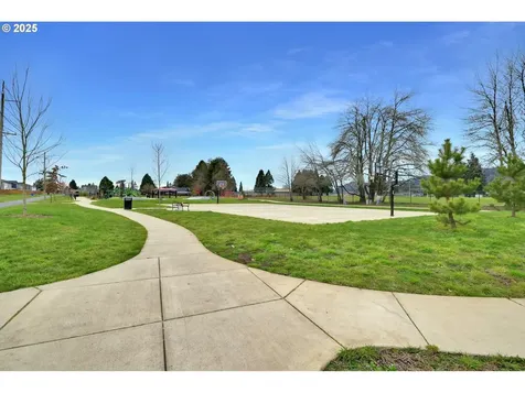 2921 W Street Springfield OR 97477