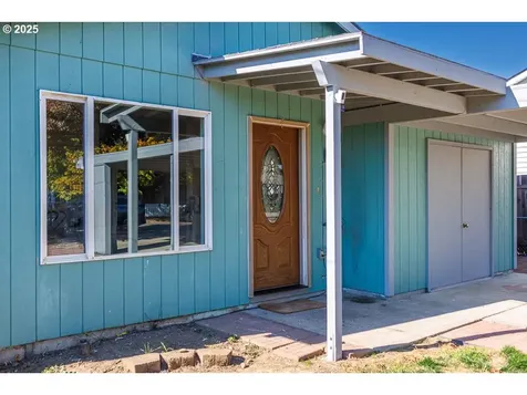 6643 SE 90th Avenue Portland OR 97266