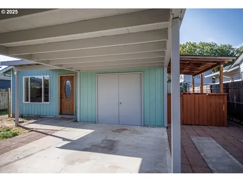 6643 SE 90th Avenue Portland OR 97266