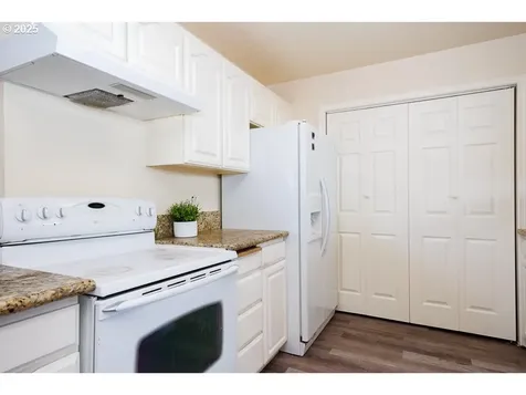6643 SE 90th Avenue Portland OR 97266