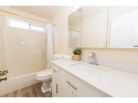 6643 SE 90th Avenue Portland OR 97266