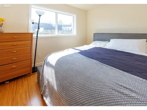 6643 SE 90th Avenue Portland OR 97266