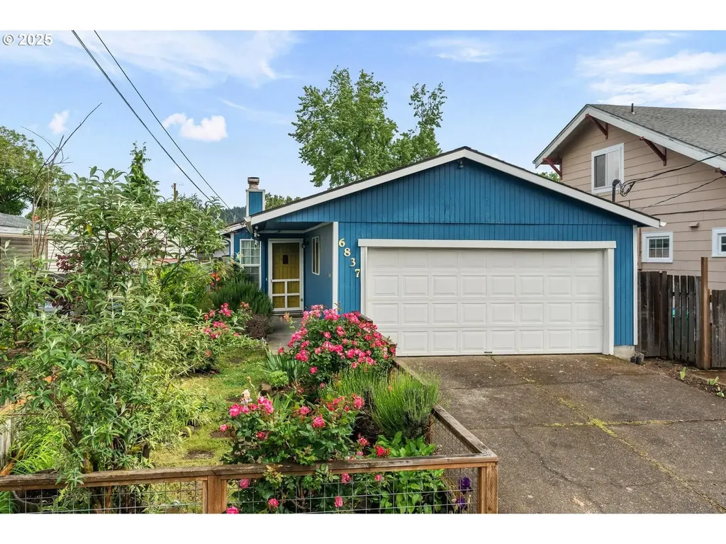 6837 SE Gladstone Street Portland OR 97206
