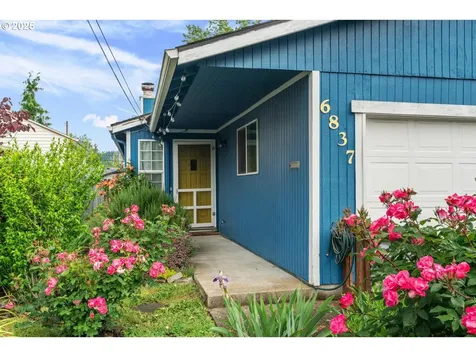6837 SE Gladstone Street Portland OR 97206