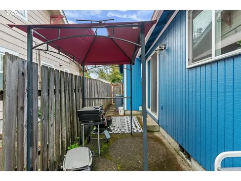 6837 SE Gladstone Street Portland OR 97206