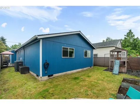 6837 SE Gladstone Street Portland OR 97206