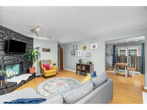 6837 SE Gladstone Street Portland OR 97206