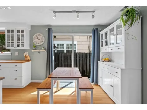 6837 SE Gladstone Street Portland OR 97206