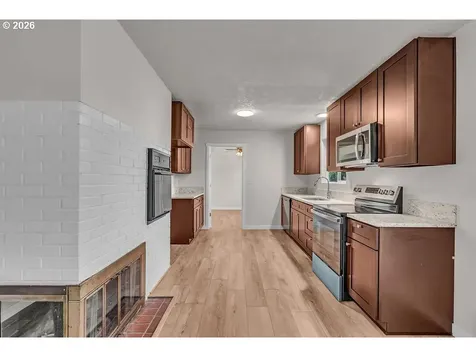4888 38th Place NE Salem OR 97305