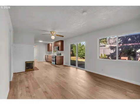 4888 38th Place NE Salem OR 97305
