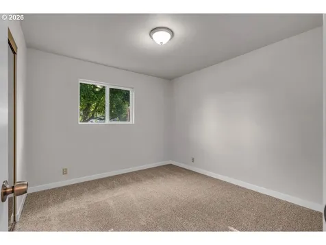 4888 38th Place NE Salem OR 97305