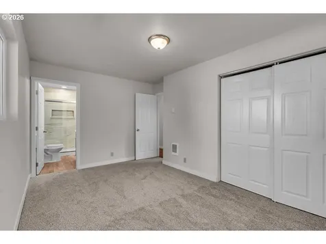 4888 38th Place NE Salem OR 97305