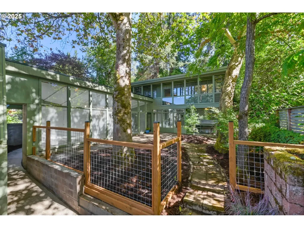 2350 Columbia Street Eugene OR 97403
