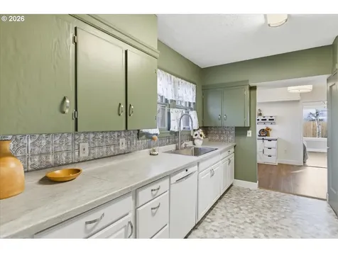 4086 Bell Avenue Eugene OR 97402