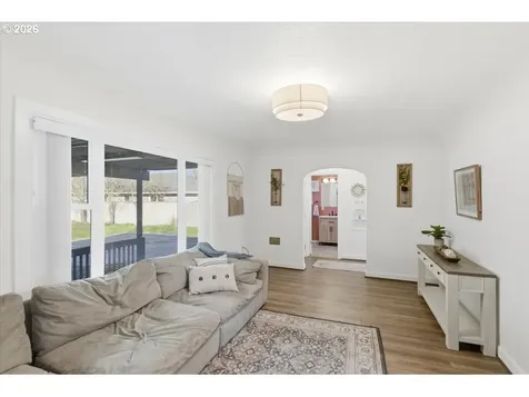 4086 Bell Avenue Eugene OR 97402