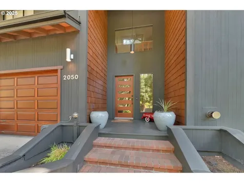 2050 Dogwood Drive Eugene OR 97405
