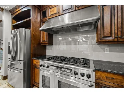 1910 NE 122nd Street Vancouver WA 98686