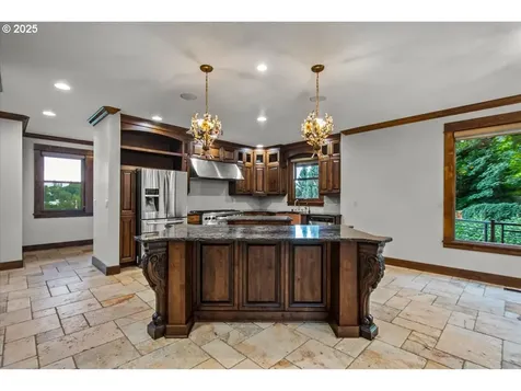 1910 NE 122nd Street Vancouver WA 98686