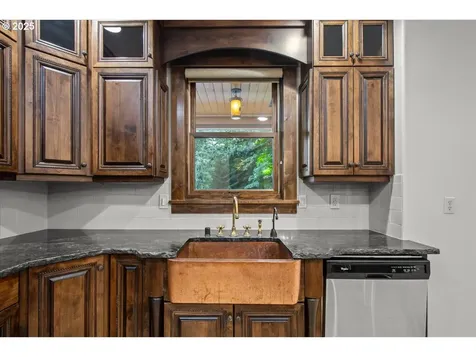 1910 NE 122nd Street Vancouver WA 98686