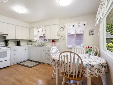 11726 SE Oak Street Portland OR 97216