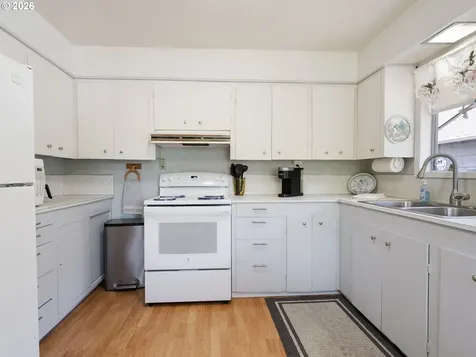 11726 SE Oak Street Portland OR 97216