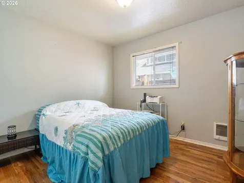 11726 SE Oak Street Portland OR 97216