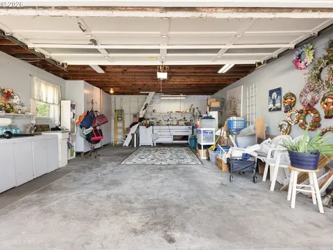 11726 SE Oak Street Portland OR 97216